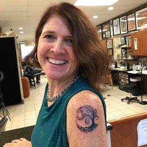 Meet your Posher, Joy